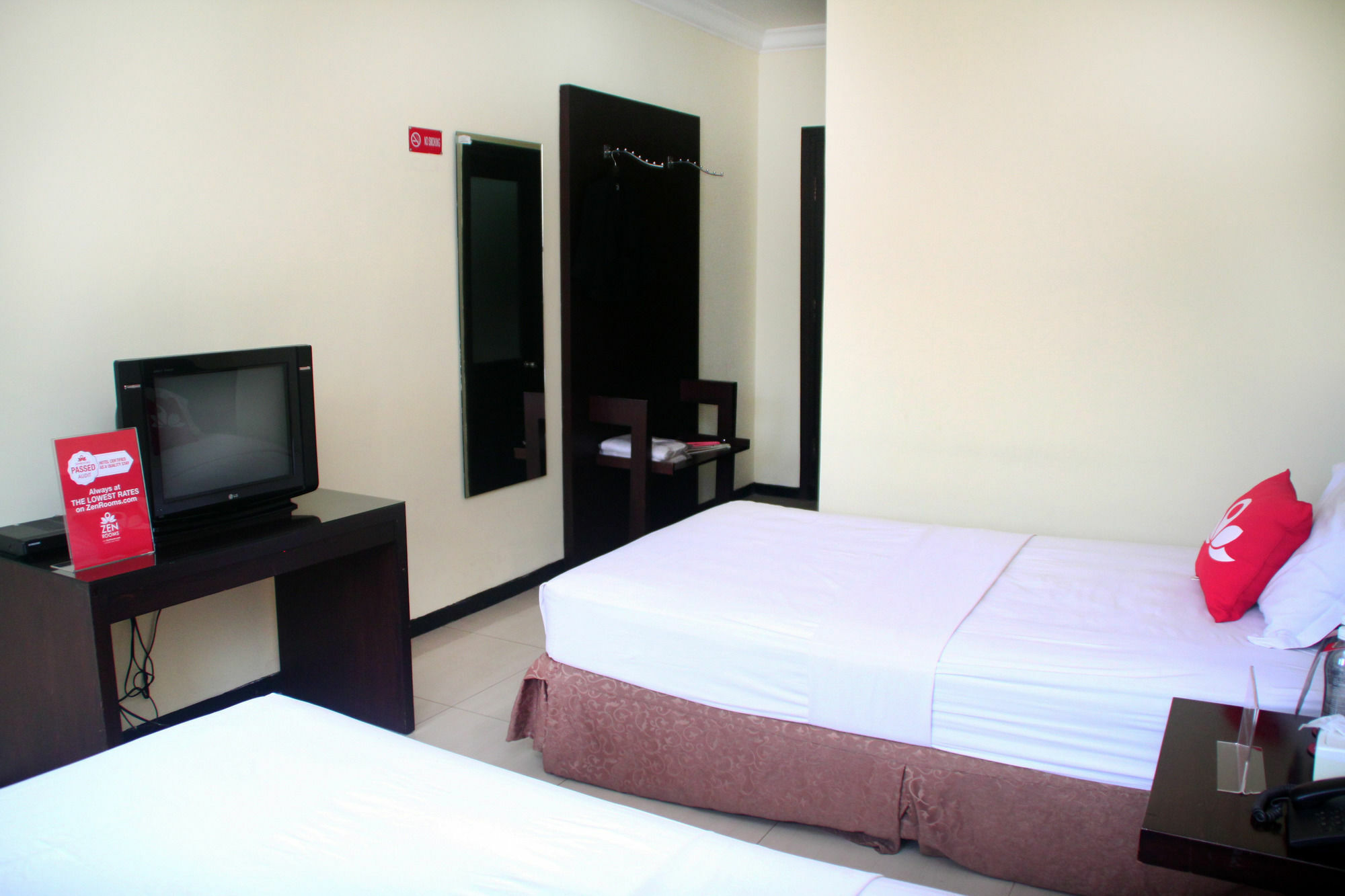 Zen Rooms Gubeng Kertajaya Surabaia Exterior foto